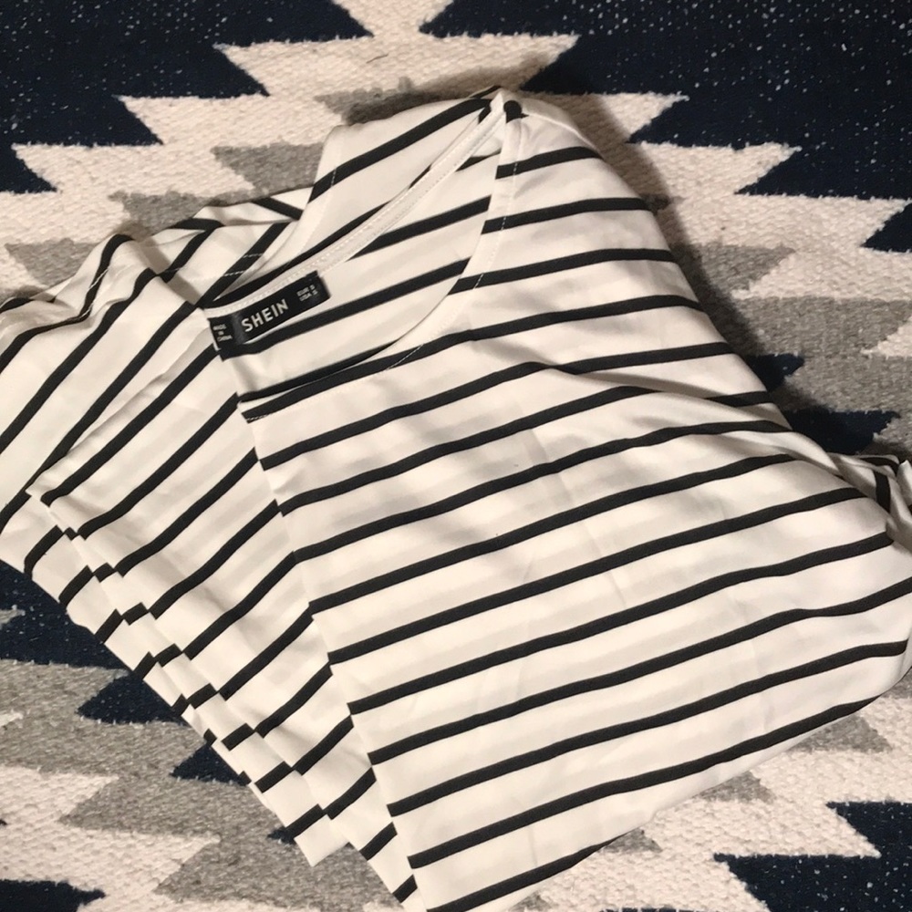 Black and white striped midi dress with pockets!